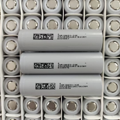 3.7V Standardowa cylindryczna komórka litowo-jonowa 3200mAh Duża pojemność 18650 baterii litowych